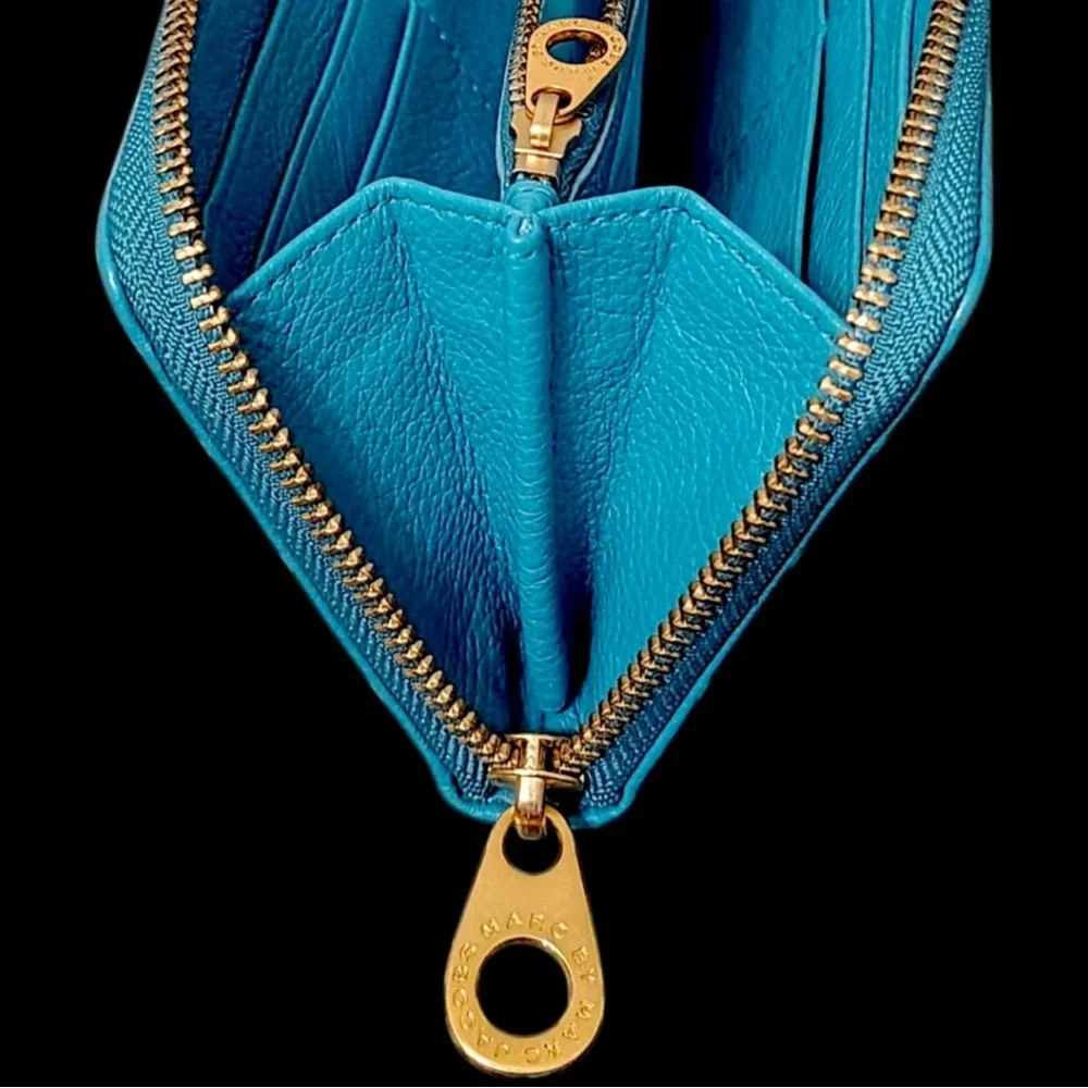 Marc Jacobs Teal pebbled leather Wallet LIKE 🆕